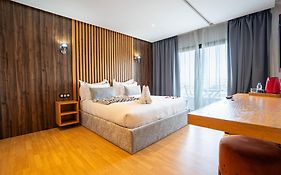 Razane Hotel