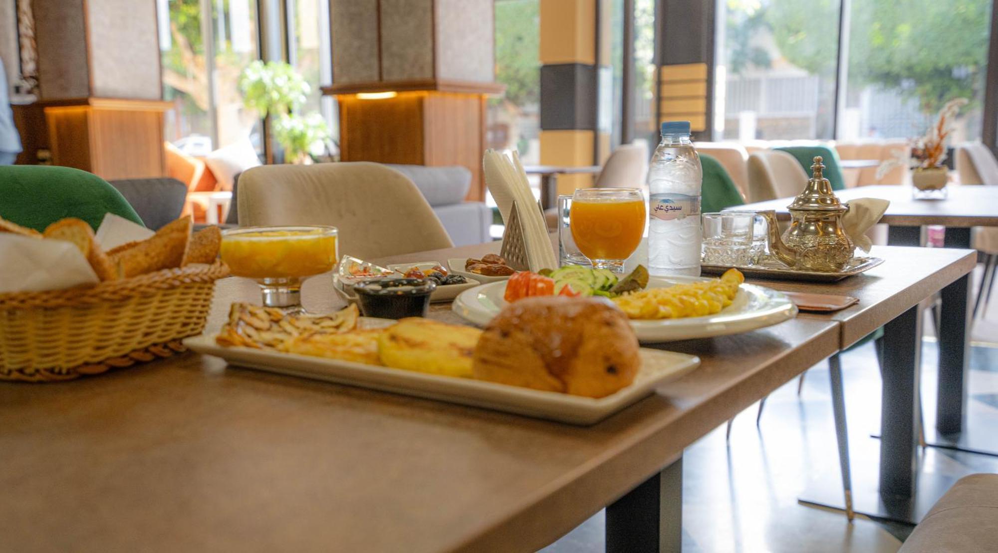 Razane Hotel Kenitra Exterior photo
