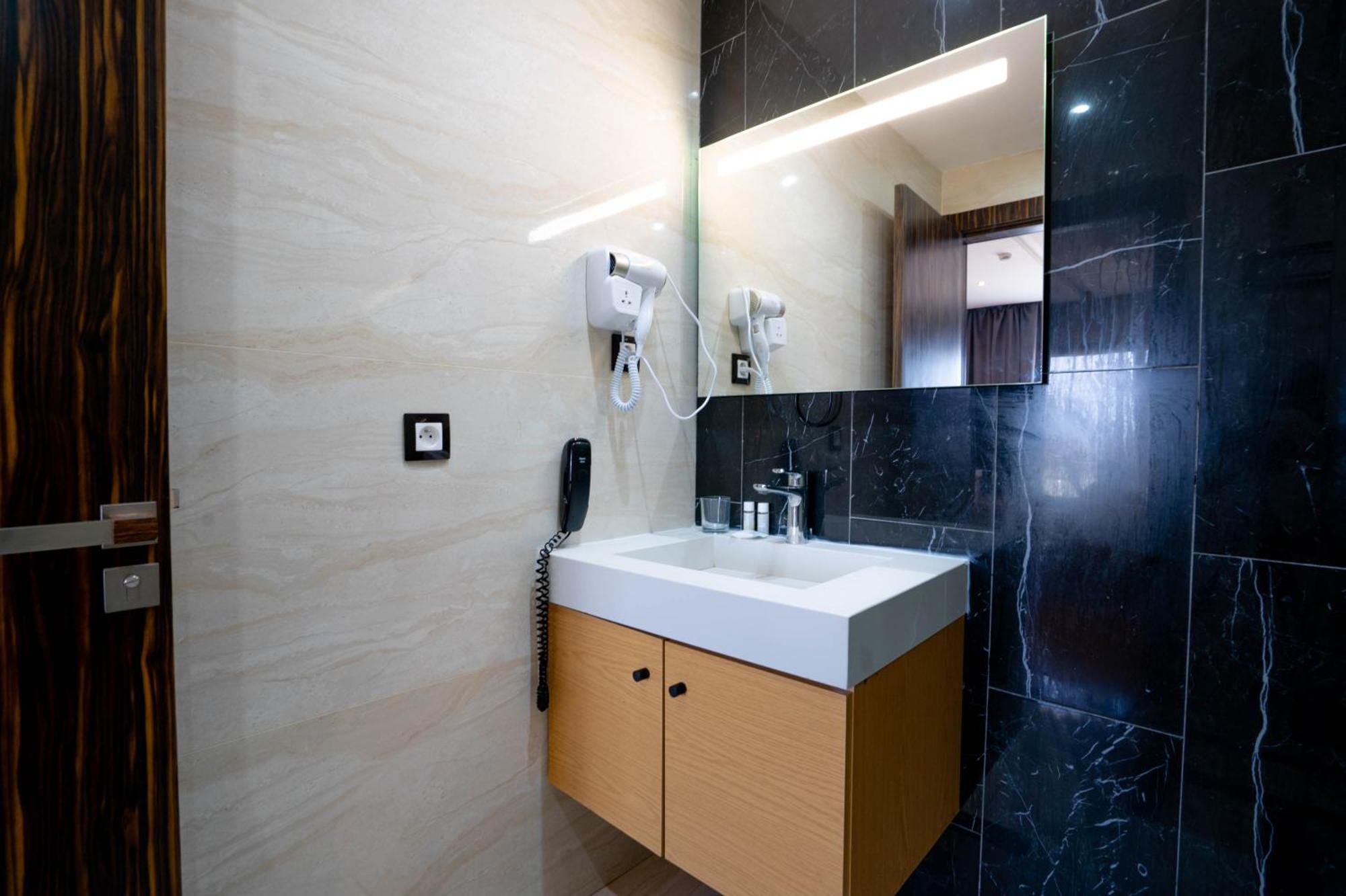 Razane Hotel Kenitra Exterior photo