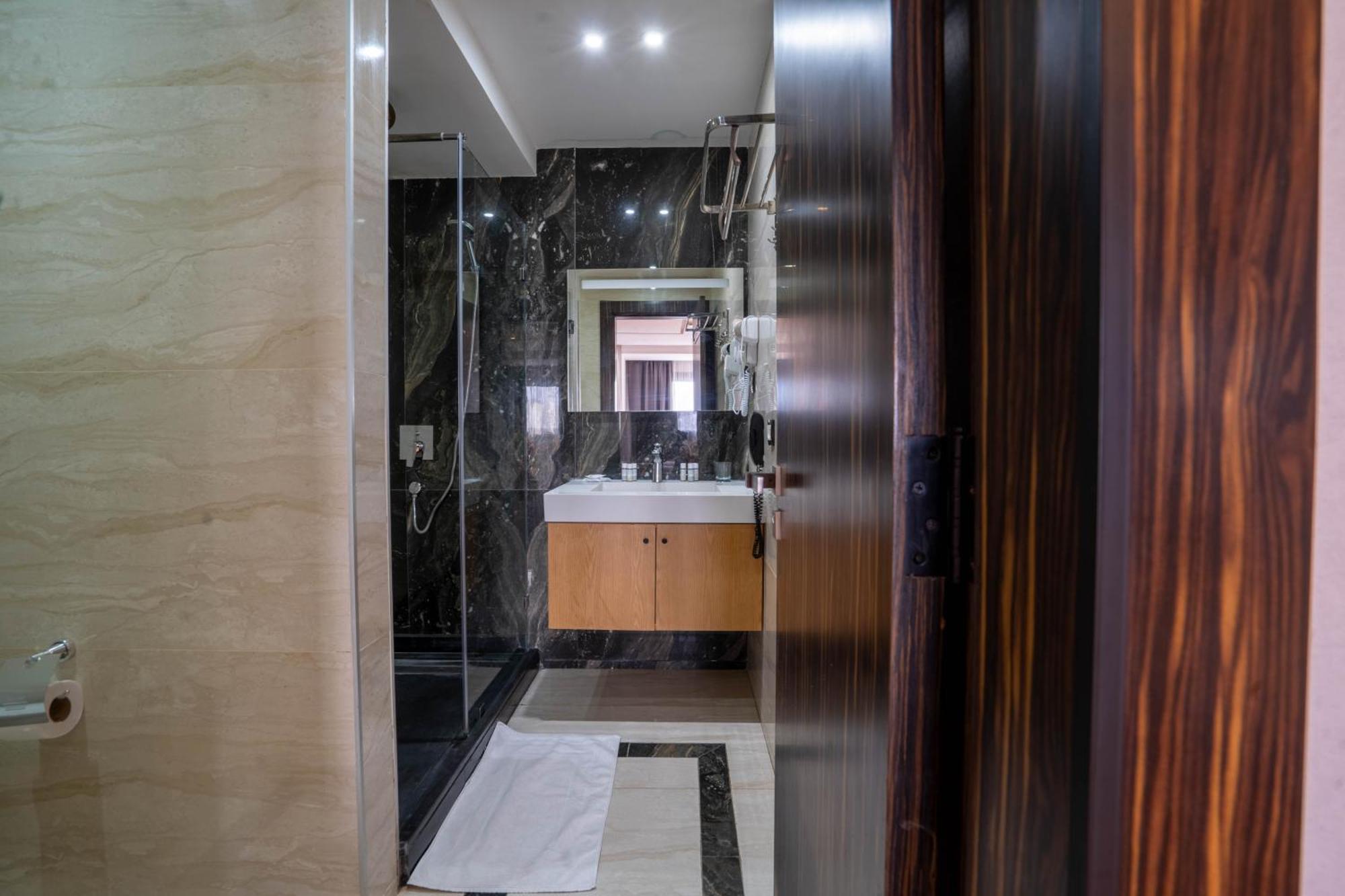 Razane Hotel Kenitra Exterior photo